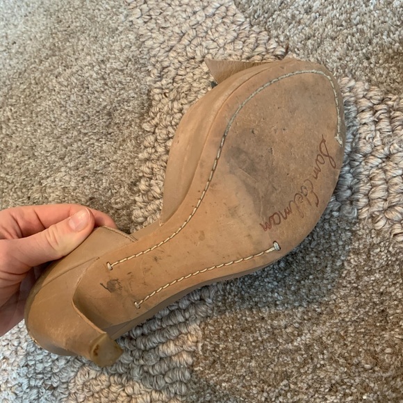 Tan leather pumps with embellished bow - Picture 6 of 6